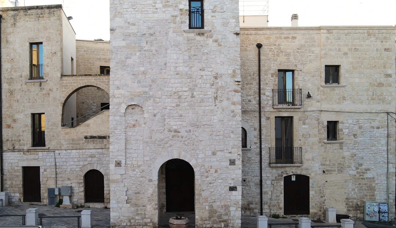 foto parziale del Segretariato regionale del MiC per la Puglia - Vista da Largo San Sabino
